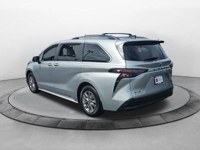 2025 Toyota Sienna LE 8 Passenger