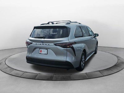 2025 Toyota Sienna LE 8 Passenger