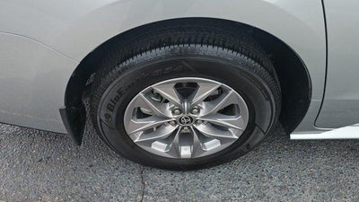 2025 Toyota Sienna LE 8 Passenger