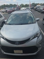 2022 Toyota Sienna LE