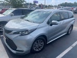 2022 Toyota Sienna LE
