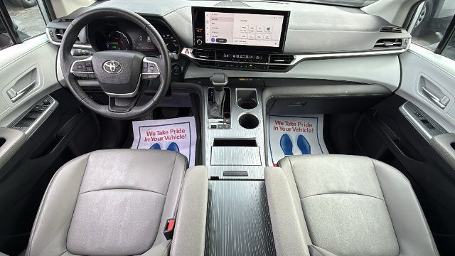 2025 Toyota Sienna XLE 8 Passenger