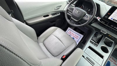 2025 Toyota Sienna XLE 8 Passenger