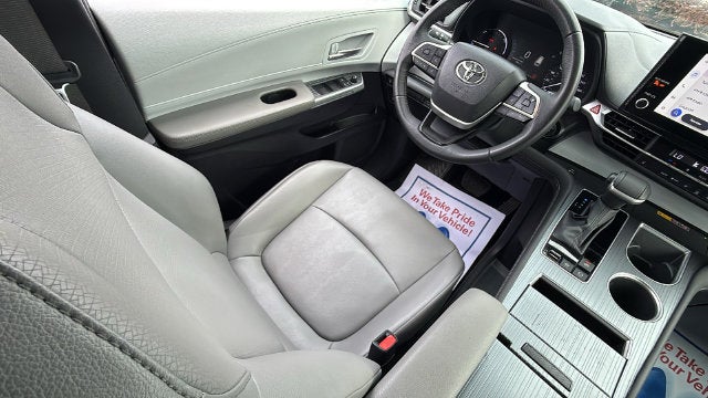 2025 Toyota Sienna XLE 8 Passenger