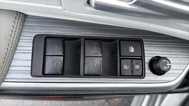2025 Toyota Sienna XLE 8 Passenger