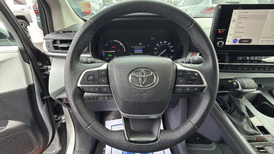 2025 Toyota Sienna XLE 8 Passenger