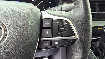 2025 Toyota Sienna XLE 8 Passenger