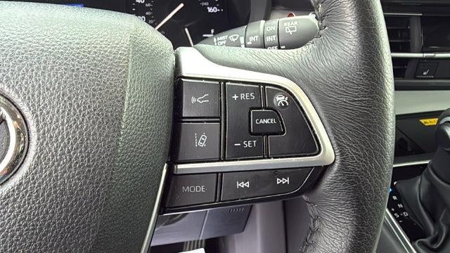 2025 Toyota Sienna XLE 8 Passenger