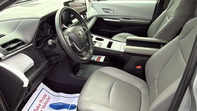 2025 Toyota Sienna XLE 8 Passenger