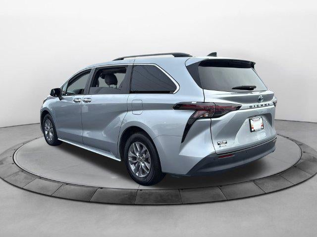 2025 Toyota Sienna XLE 8 Passenger