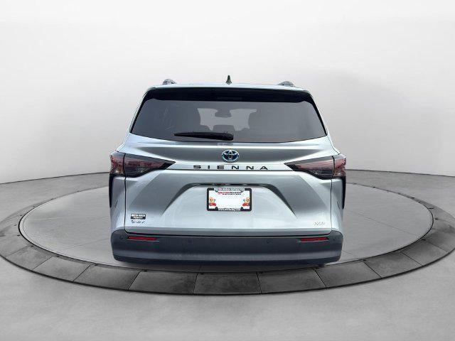2025 Toyota Sienna XLE 8 Passenger