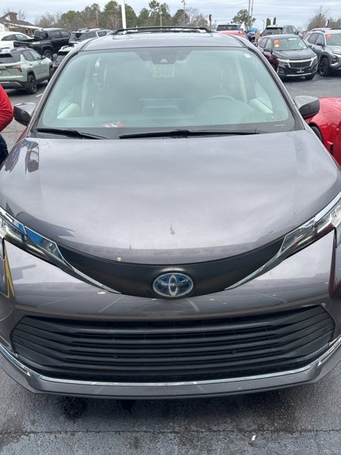 2023 Toyota Sienna XLE