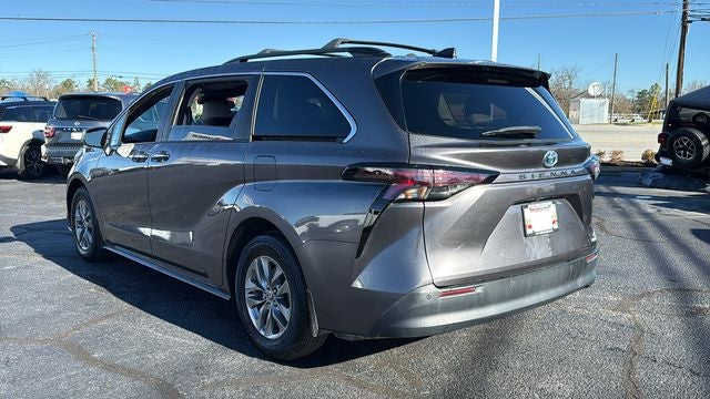 2023 Toyota Sienna XLE