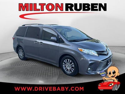 2018 Toyota Sienna XLE 8 Passenger