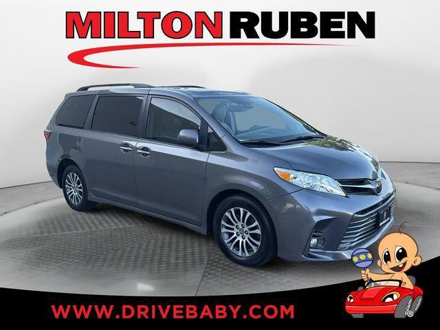 2018 Toyota Sienna XLE 8 Passenger