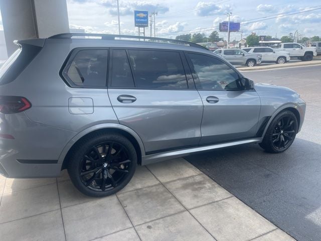 2025 BMW X7 M60i