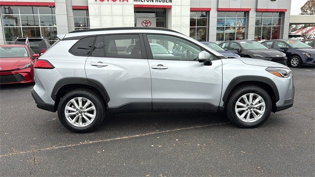 2024 Toyota Corolla Cross LE