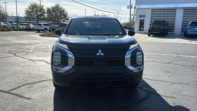 2022 Mitsubishi Outlander Base