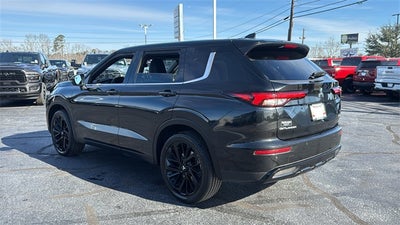 2022 Mitsubishi Outlander Base