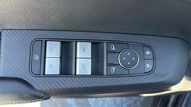 2022 Mitsubishi Outlander Base