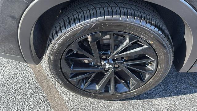 2022 Mitsubishi Outlander Base