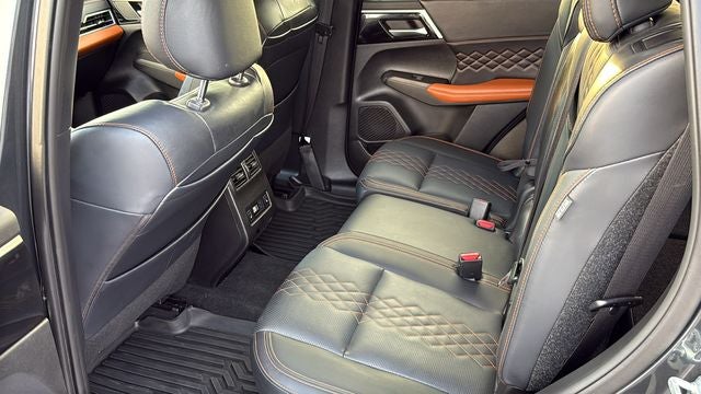 2024 Mitsubishi Outlander Base