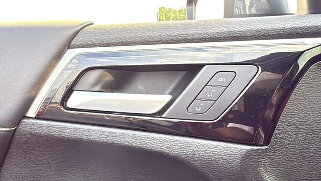 2024 Mitsubishi Outlander Base
