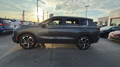 2024 Mitsubishi Outlander Base