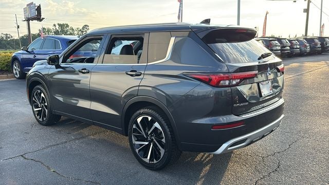 2024 Mitsubishi Outlander Base