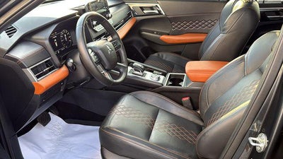 2024 Mitsubishi Outlander Base