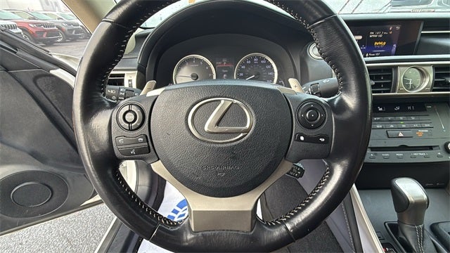2016 Lexus IS 200t 200t