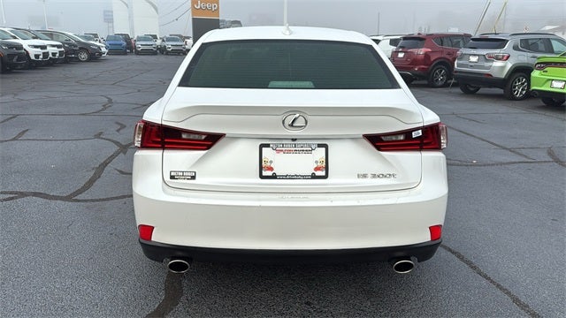 2016 Lexus IS 200t 200t