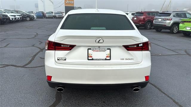 2016 Lexus IS 200t 200t