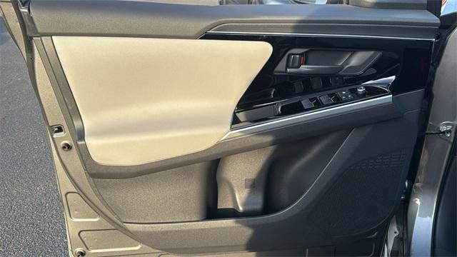 2025 Toyota bZ4X Limited