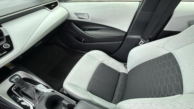 2025 Toyota Corolla Hatchback SE