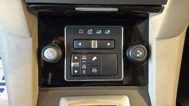 2016 Land Rover LR4 Base