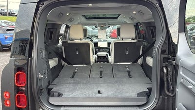 2025 Land Rover Defender 130 P400 X-Dynamic SE