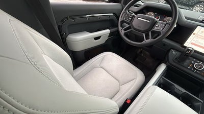 2025 Land Rover Defender 130 P400 X-Dynamic SE