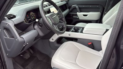 2025 Land Rover Defender 130 P400 X-Dynamic SE