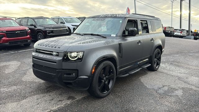 2025 Land Rover Defender 130 P400 X-Dynamic SE