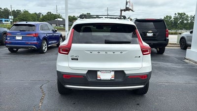 2025 Volvo XC40 B5 Core Bright Theme